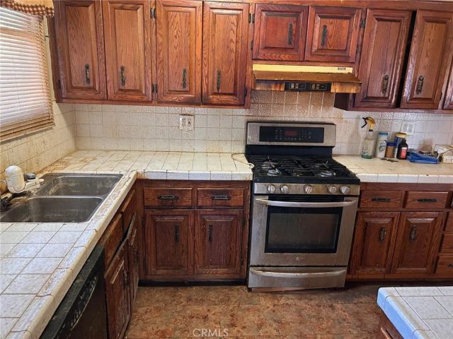 2171 S Spinnaker Street, Anaheim, CA 92802