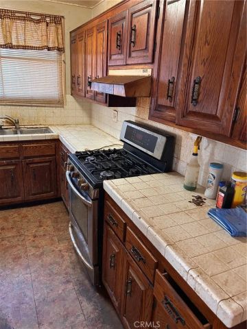 2171 S Spinnaker Street, Anaheim, CA 92802