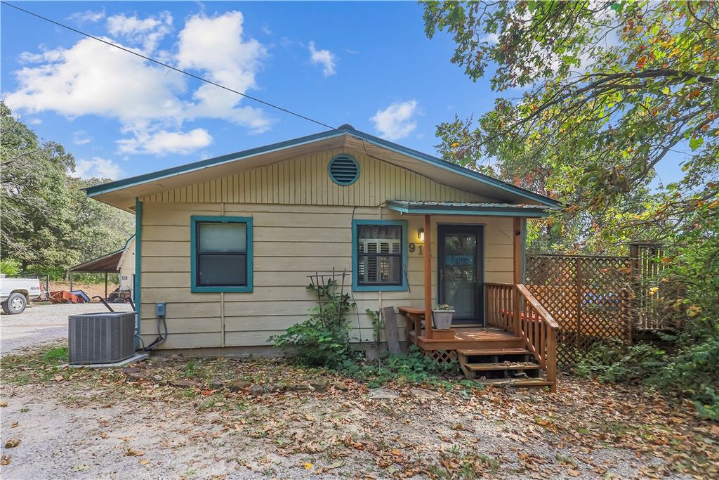 912 Monitor Road, Springdale, AR 72764