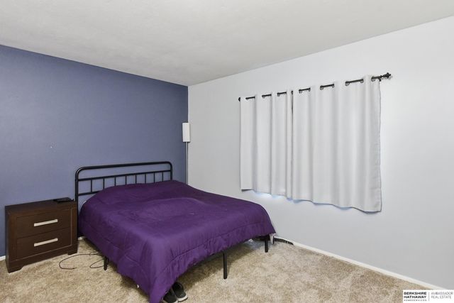 7304 LaVista Drive, La Vista, NE 68128
