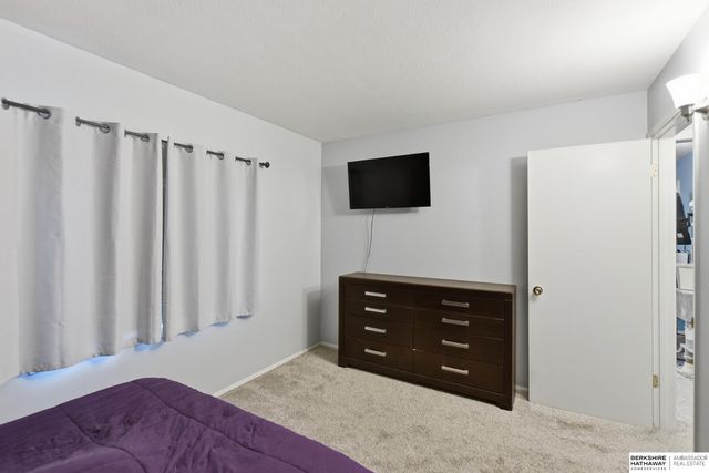 7304 LaVista Drive, La Vista, NE 68128