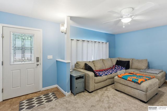 7304 LaVista Drive, La Vista, NE 68128