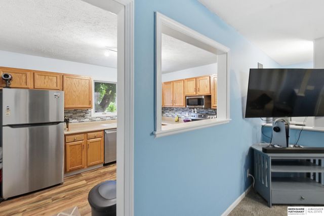 7304 LaVista Drive, La Vista, NE 68128