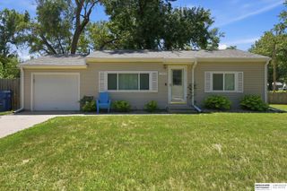 7304 LaVista Drive, La Vista, NE 68128
