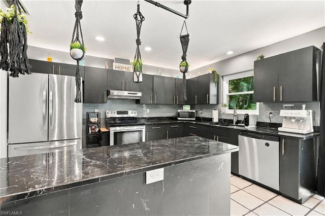 1705 SE 21st TER, Cape Coral, FL 33990