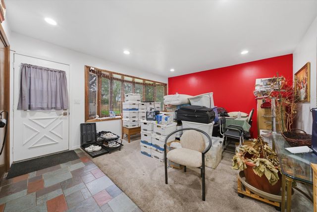 1 N EDWARD Street, Mount Prospect, IL 60056