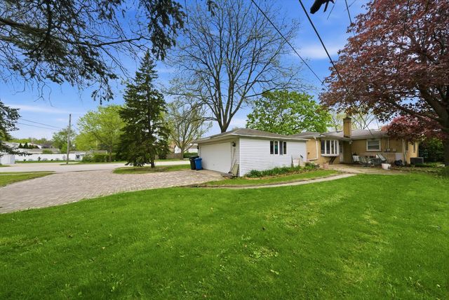 1 N EDWARD Street, Mount Prospect, IL 60056