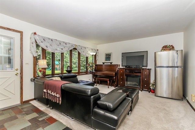 1 N EDWARD Street, Mount Prospect, IL 60056