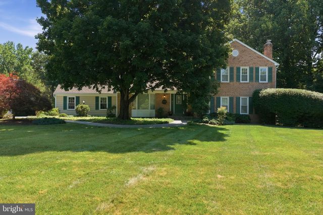 10211 LAKEWOOD DR, Rockville, MD 20850