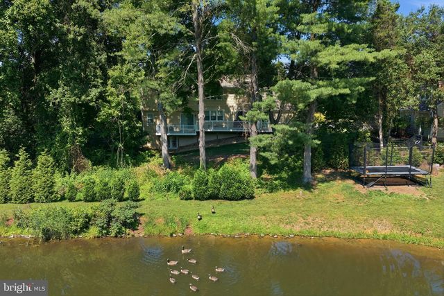 10211 LAKEWOOD DR, Rockville, MD 20850