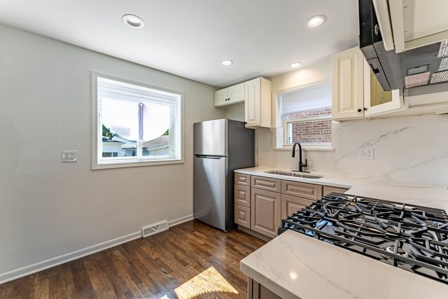 9131 S Parnell Avenue, Chicago, IL 60620