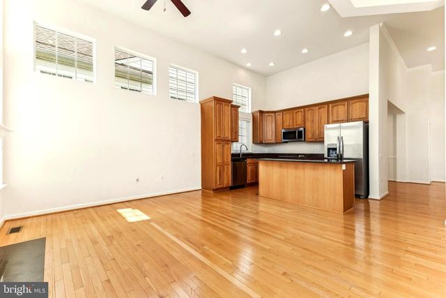 9443 STRUTHERS GLEN CT, Bristow, VA 20136