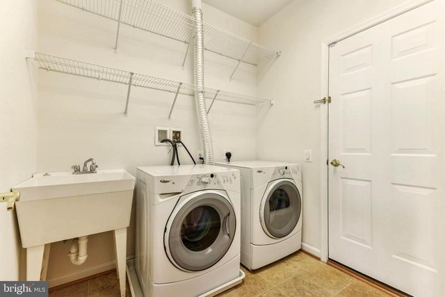 9443 STRUTHERS GLEN CT, Bristow, VA 20136