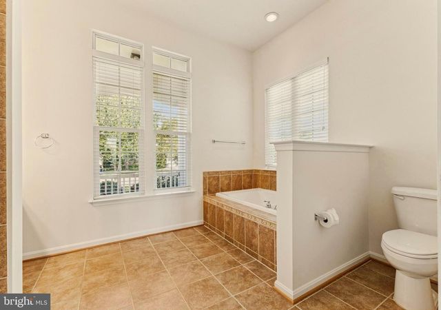 9443 STRUTHERS GLEN CT, Bristow, VA 20136