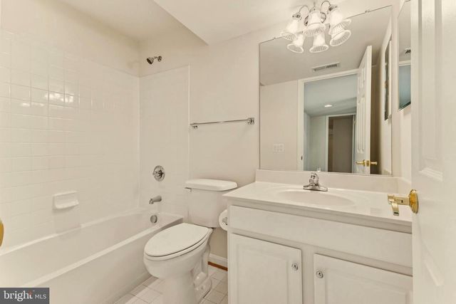 9443 STRUTHERS GLEN CT, Bristow, VA 20136
