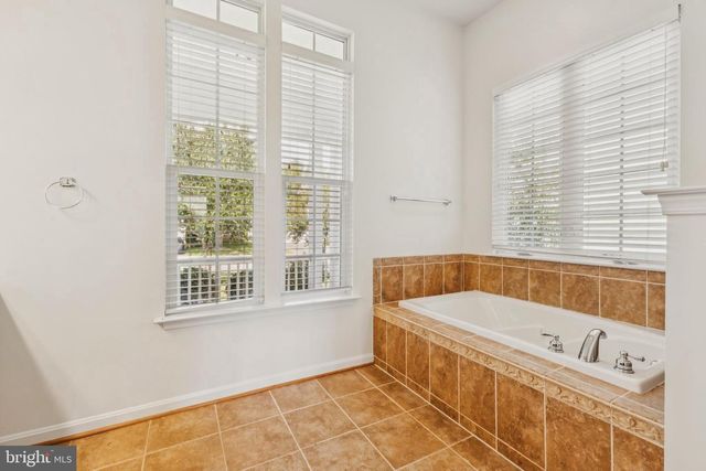 9443 STRUTHERS GLEN CT, Bristow, VA 20136