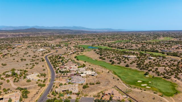 5 Plaza Molleno, Santa Fe, NM 87506