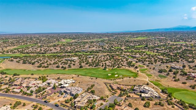 5 Plaza Molleno, Santa Fe, NM 87506
