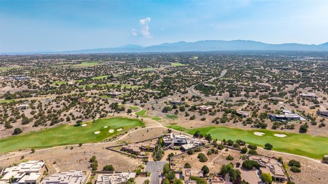 5 Plaza Molleno, Santa Fe, NM 87506