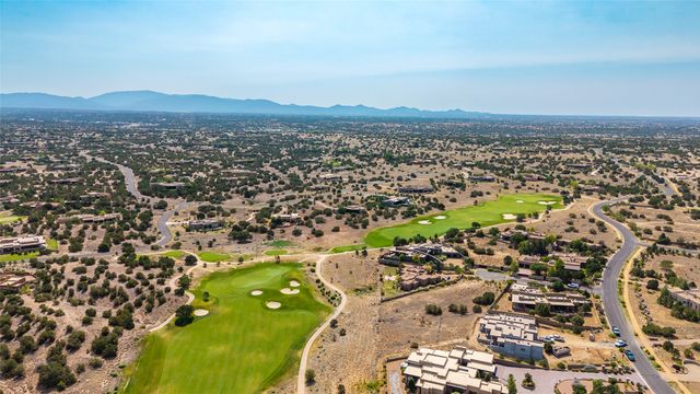 5 Plaza Molleno, Santa Fe, NM 87506