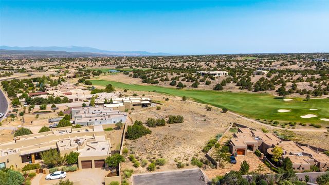 5 Plaza Molleno, Santa Fe, NM 87506