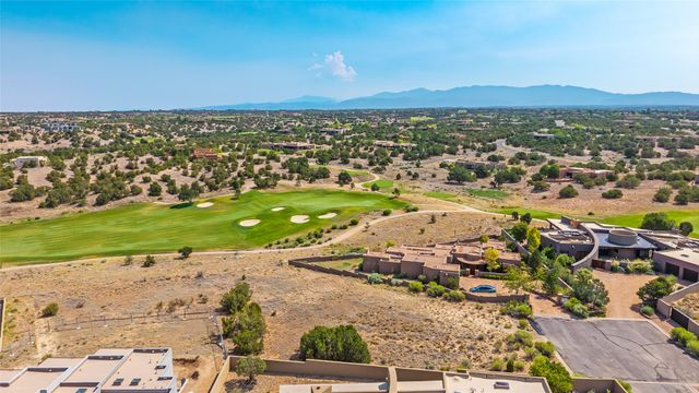 5 Plaza Molleno, Santa Fe, NM 87506