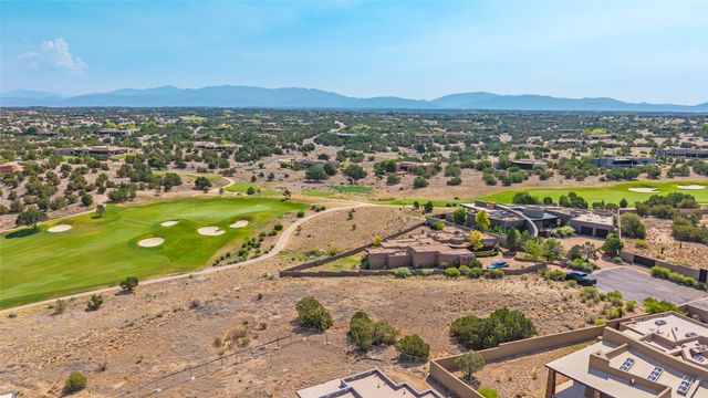 5 Plaza Molleno, Santa Fe, NM 87506