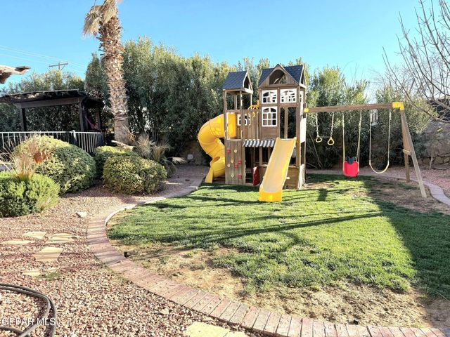 798 Maxey Marie Drive, El Paso, TX 79932