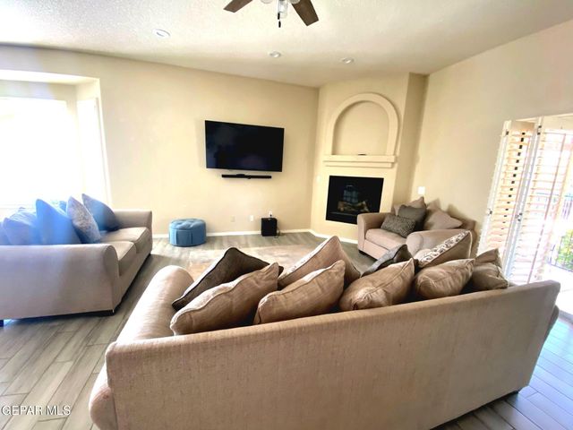 798 Maxey Marie Drive, El Paso, TX 79932