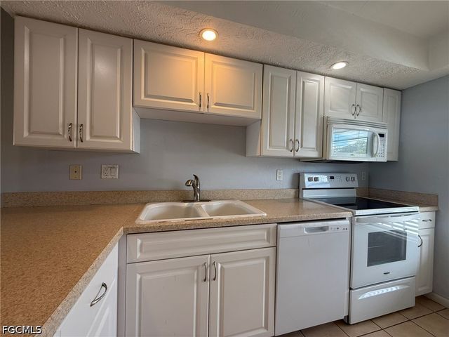 16251 Dublin CIR 204, Fort Myers, FL 33908