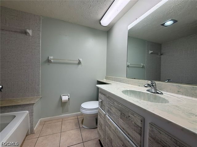 16251 Dublin CIR 204, Fort Myers, FL 33908