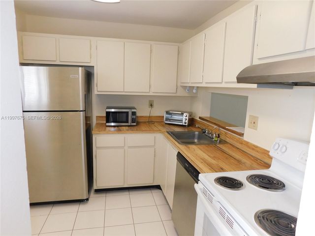 8005 SW 107th Ave 309, Miami, FL 33173