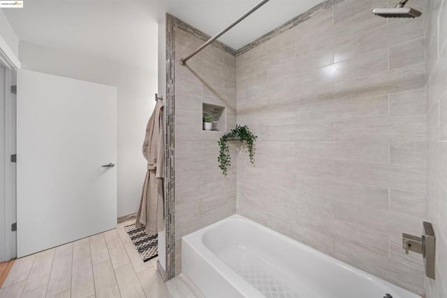 1201 Pine St 363, Oakland, CA 94607