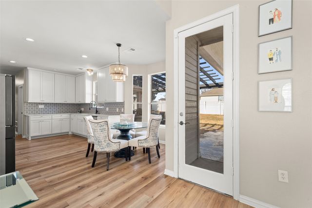 305 Parkwood Drive, Lakewood Village, TX 75068