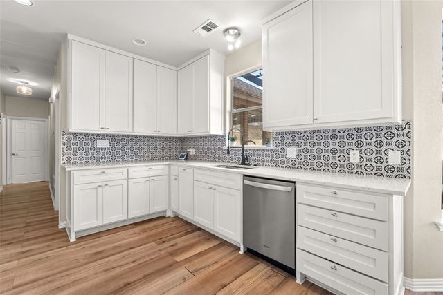 305 Parkwood Drive, Lakewood Village, TX 75068