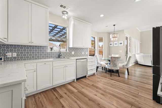 305 Parkwood Drive, Lakewood Village, TX 75068