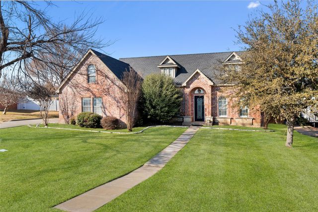 305 Parkwood Drive, Lakewood Village, TX 75068