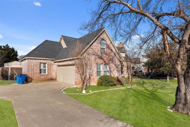 305 Parkwood Drive, Lakewood Village, TX 75068