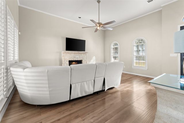 305 Parkwood Drive, Lakewood Village, TX 75068