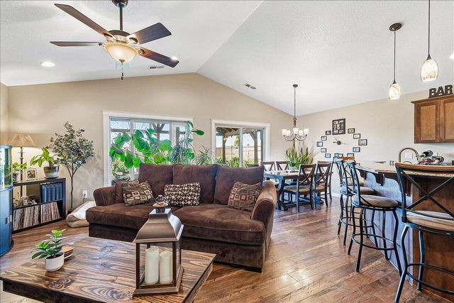 3229 Pecan Court, Medford, OR 97504