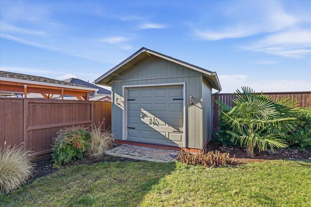 3229 Pecan Court, Medford, OR 97504