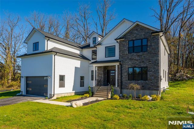 6 Ruby Court, Hamburg, NJ 07419
