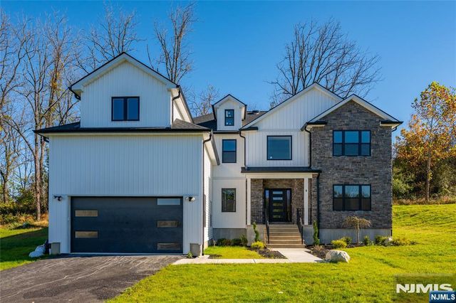 6 Ruby Court, Hamburg, NJ 07419