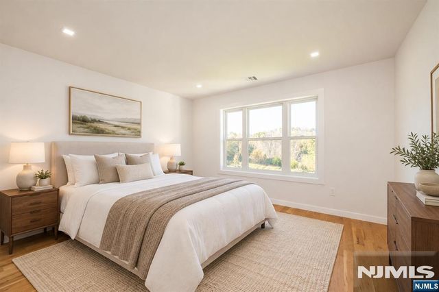 6 Ruby Court, Hamburg, NJ 07419