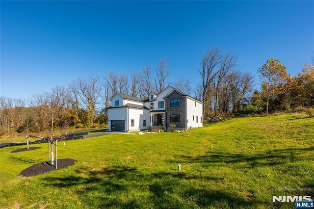 6 Ruby Court, Hamburg, NJ 07419