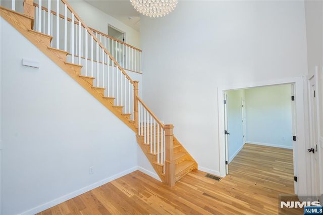 6 Ruby Court, Hamburg, NJ 07419