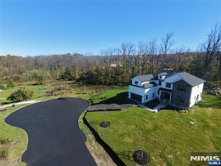 6 Ruby Court, Hamburg, NJ 07419