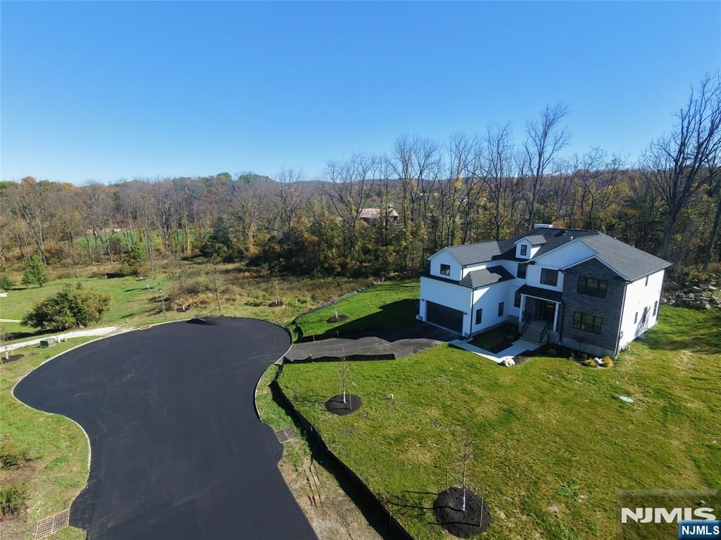 6 Ruby Court, Hamburg, NJ 07419