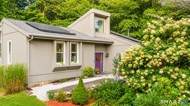850 Litchfield Turnpike, Bethany, CT 06524