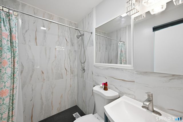 850 Litchfield Turnpike, Bethany, CT 06524